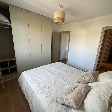 Minois Apartment Saint-Genet-Lerpt Екстериор снимка