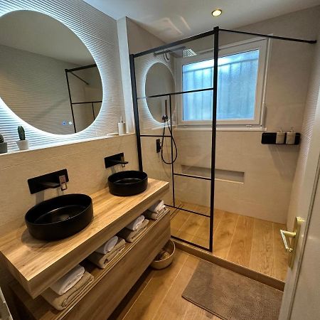 Minois Apartment Saint-Genet-Lerpt Екстериор снимка