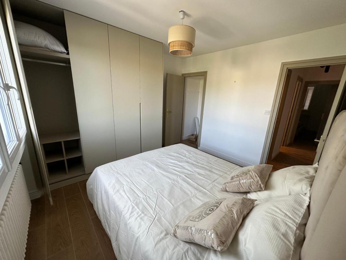Minois Apartment Saint-Genet-Lerpt Екстериор снимка