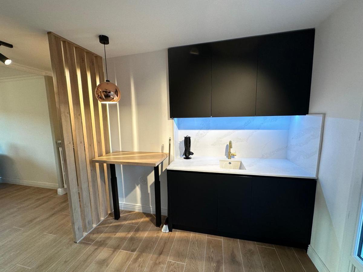 Minois Apartment Saint-Genet-Lerpt Екстериор снимка