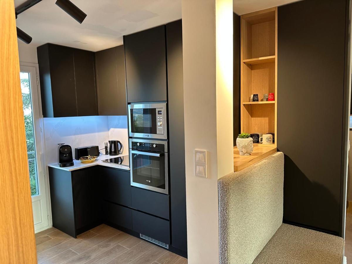 Minois Apartment Saint-Genet-Lerpt Екстериор снимка